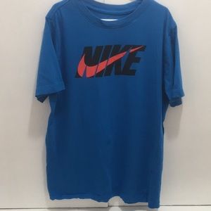 Nike T-shirt